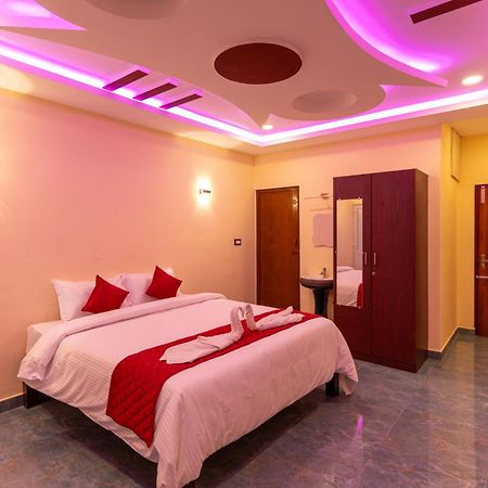 Auro Beach Resort Pondicherry Exteriör bild